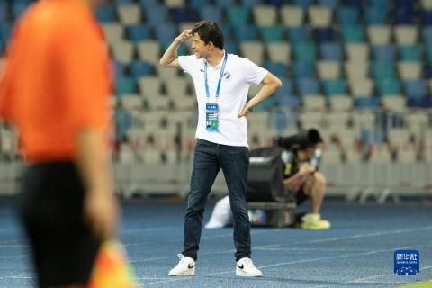 叶辰笑道：你那边应该是下午吧？是啊。